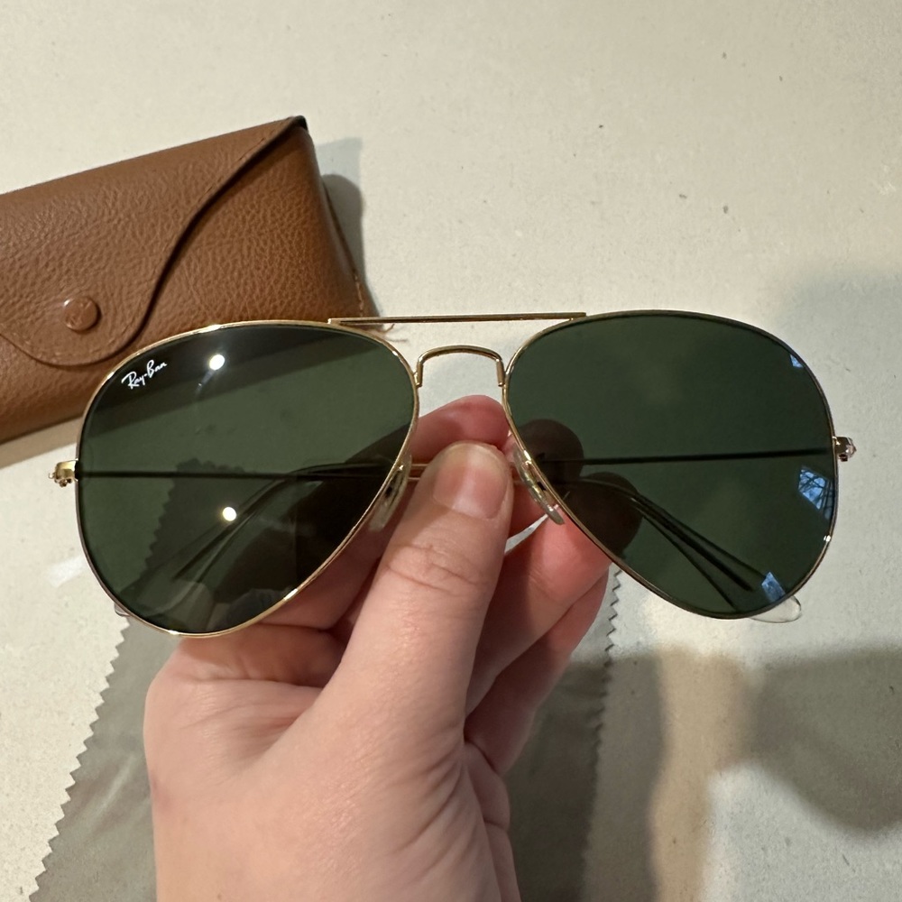 Ray-Ban Classic Aviators - Gold frame/green lenses. - Picture 5 of 12